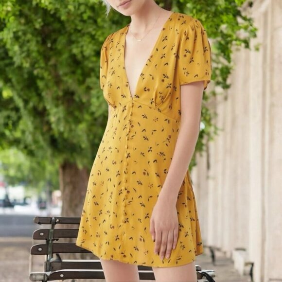 Urban Outfitters size L mustard dress, scattered florals, deep V, fall - Picture 8 of 8
